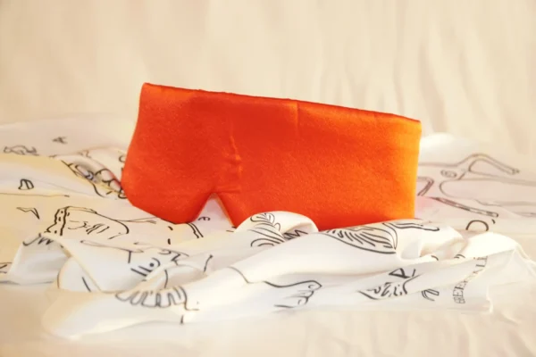 Close-up detail of fullhead sleep mask with custom print – Textile Promos